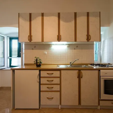 Mary Apartman